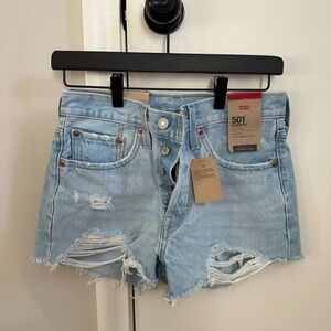 NWT Levi’s 501 women’s shorts, light wash distressed, size 26
